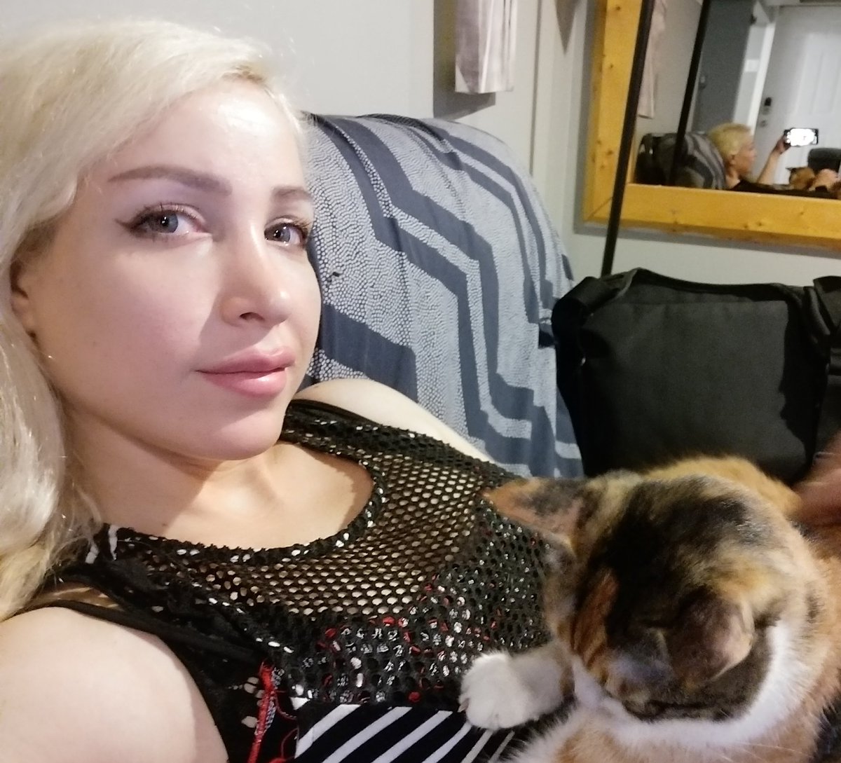 Magdalena_Ead's tweet photo. "Purring has #communication, #appeasement, and #healing properties, We respond to a cat’s purr as a calming stimulus" Weitzman says. 

https://t.co/n1gqo3gs9e

#healingvibrations #healingenergy #healinghearts #cats #catworld #catlove #motherearth #mothernaturesbeauty #motherlove https://t.co/Xml32AwJ55