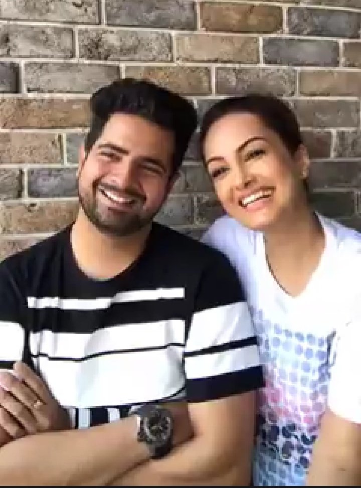 karanmehra_fan's tweet photo. #karanmehra #nisharawalmehra #karnish @realkaranmehra @nisharawal @aj_mehra53 @_teamkaranmehra https://t.co/nfRE4Wxjbd