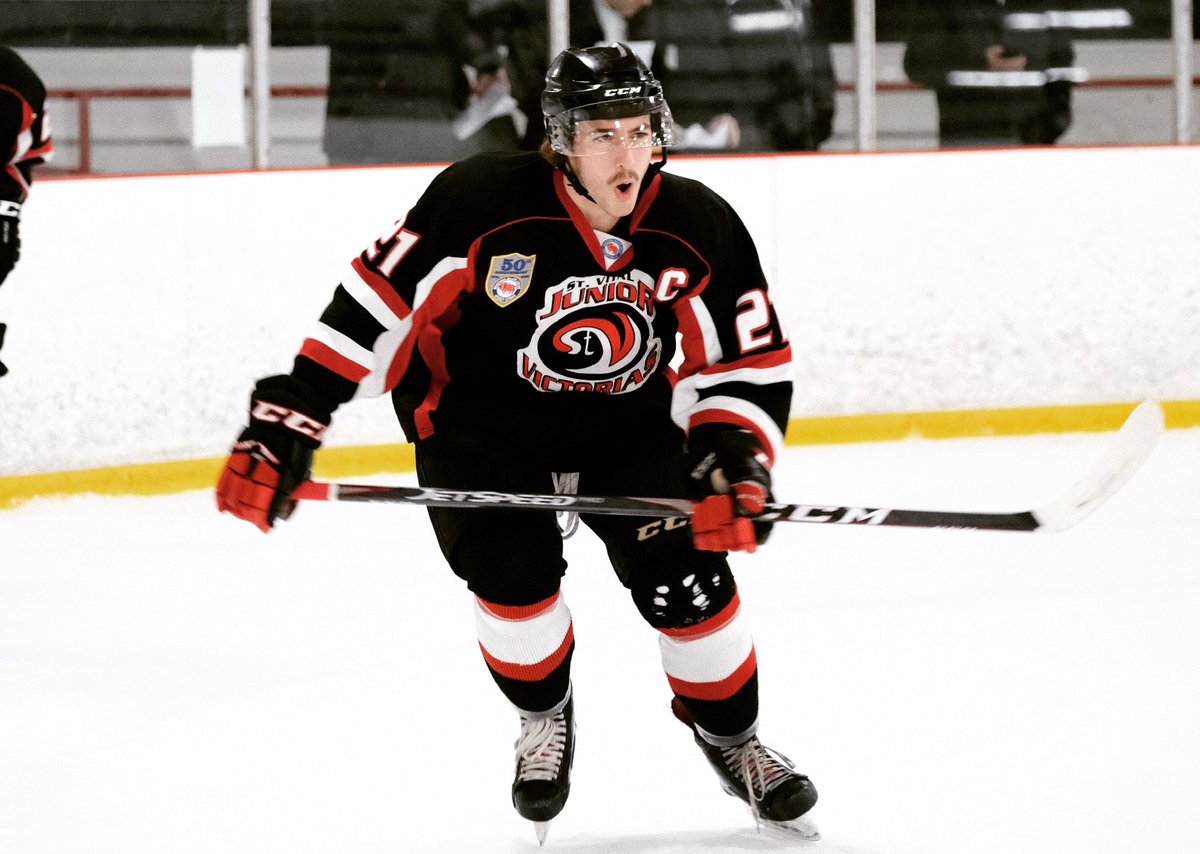 stvitaljrvics's tweet photo. “C” - Ben Coppinger #21

#govicsgo #ketlerstrong #throwback https://t.co/QK0qZceaNx