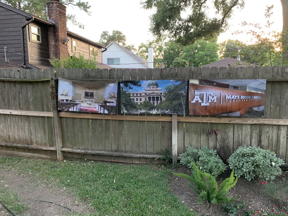 SignsTasman's tweet image. When graduation gets cancelled at @TAMU for the class of 2020... We tried to bring a little bit of College Station to Houston! This was done to celebrate a member of the class of 2020. Gig'Em 👍
#TASMANSigns #banners #Aggies #CollegeStation #GigemAggies