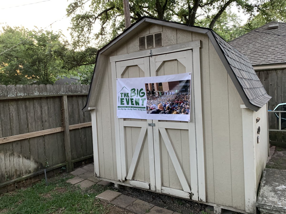 SignsTasman's tweet image. When graduation gets cancelled at @TAMU for the class of 2020... We tried to bring a little bit of College Station to Houston! This was done to celebrate a member of the class of 2020. Gig'Em 👍
#TASMANSigns #banners #Aggies #CollegeStation #GigemAggies