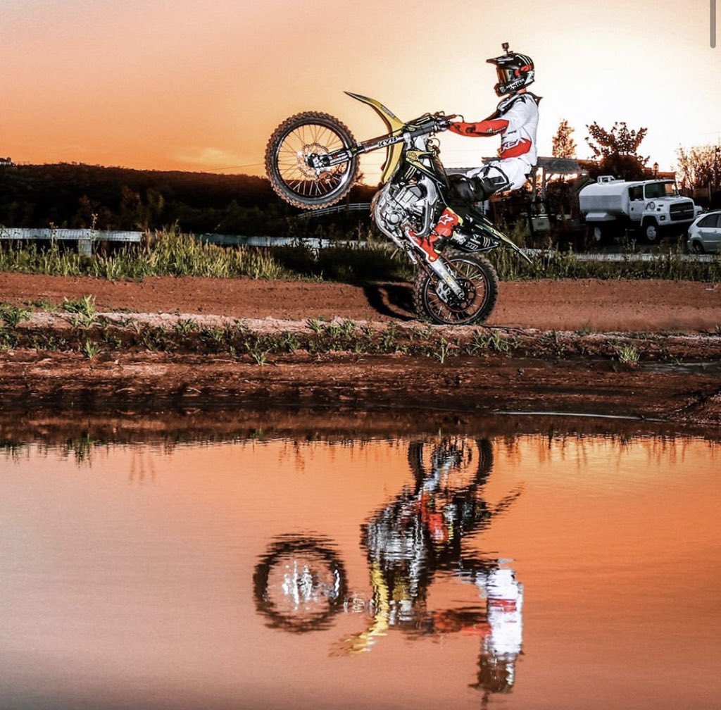 NateAdams741's tweet photo. This was a fun day. Had some great sessions at #Fitzland and just as the sun was setting @defyfocus87 had the idea to capture my reflection in a nearby pond as a wheelied past... After only a few wheelies down the shore line, this was the result. Good times.
#deftfamily https://t.co/jiaJwRuYdB