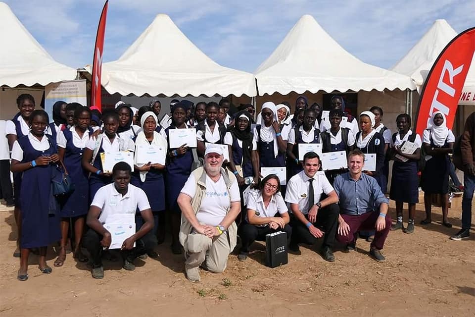 SalyAirShow's tweet photo. L'association Un Morceau de Ciel Bleu et l'ENAC étaient présentes au Saly Air Show dans le cadre d'un projet éducatif avec l'ASEPMAà destination des jeunes filles du Lycée Mariama BA.
#SalyAirShow #WeAreAviation  #SenegalAviation #aviationlovers #aeronautique #senegal #kebetu https://t.co/h4oqCsiUPw
