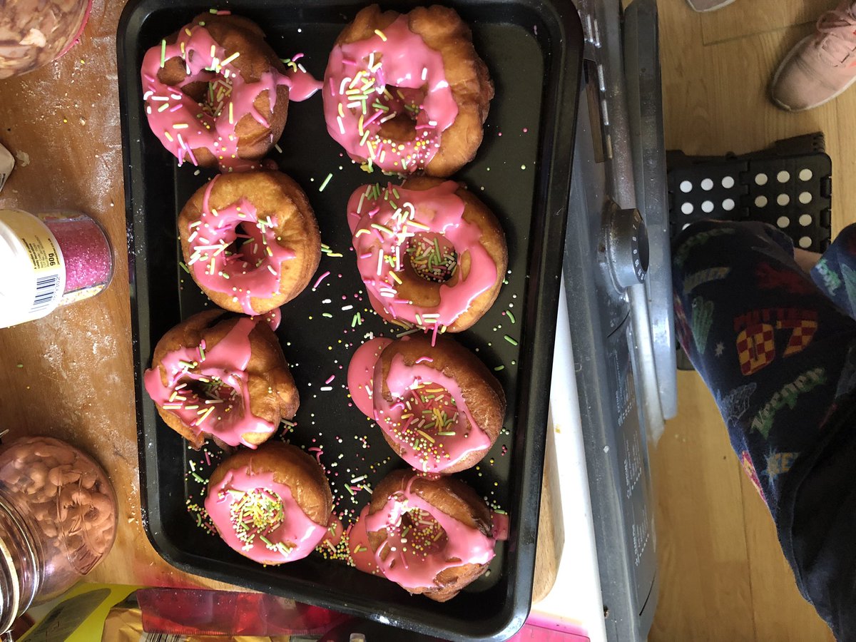 empookie2's tweet photo. @ManorsidePoole Dara doughnuts https://t.co/SczGoBelx7
