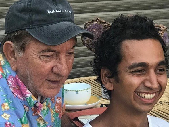 Medyanin50Tonu's tweet photo. Ali Poyrazoğlu ve genç tiyatrocu Can Remzi Ergen, uluslararası tiyatro projesi için buluştu. İkili, Cenevre BM Binası’nda açılışı yapılacak olan ‘Spoonface’ performansı için provalara devam ediyor. Oyun İngilizce, Fransızca ve Türkçe oynanacak. https://t.co/U1p3B9riLB https://t.co/ht32uxCPSh