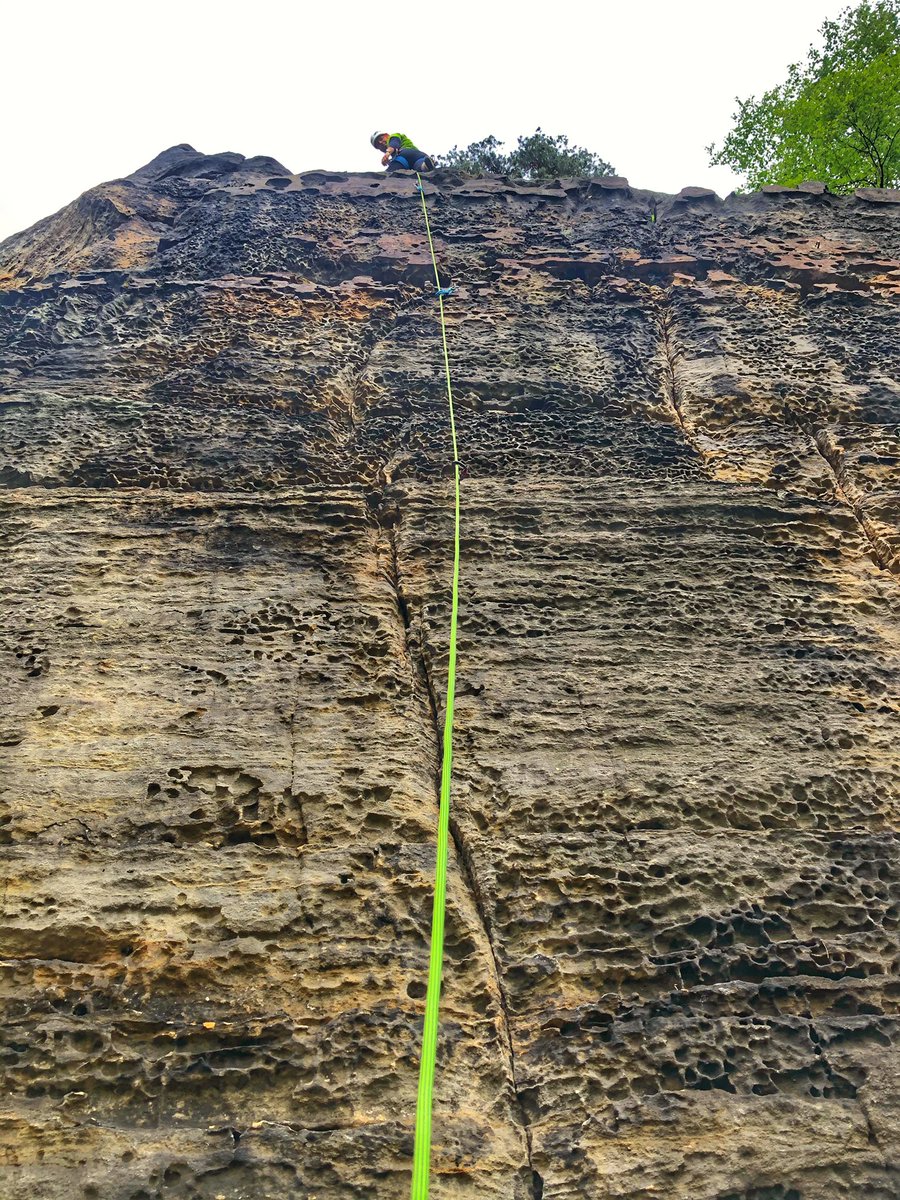 danmaslo's tweet photo. Lahůdka v Labáku. Cesta od kamaráda, doporučená kamarádkami. #VII #OS #labak #climbing 🧗🏻‍♂️ https://t.co/1jFAbboPuw
