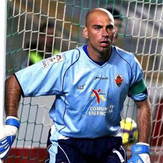 elchecf's tweet photo. 🇦🇷 ¡Feliz día del jugador argentino!

💚Grandes futbolistas de Argentina vistieron la camiseta del #ElcheCF

¿Cuál fue tu favorito? 😁 https://t.co/QAiiRMDrm7