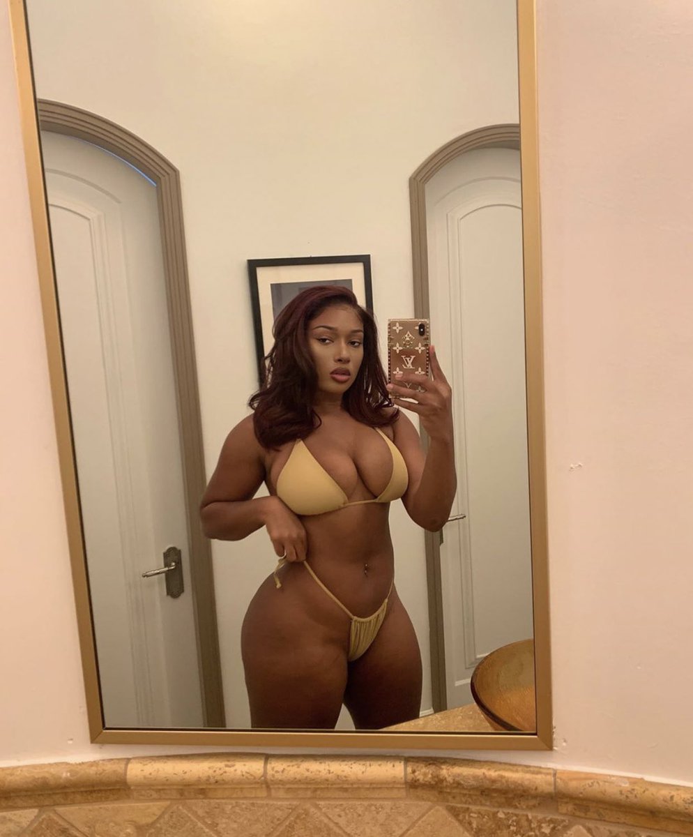 Al1AmericanDrug's tweet image. Imma have a talk with my baby cuz ion want y’all nigga to keep seeing her goods 🤦🏽‍♀️