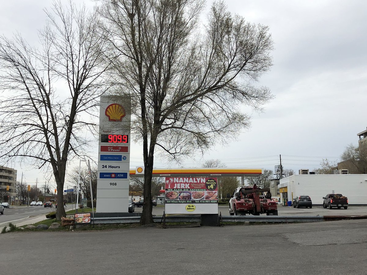 Wayne_Pau's tweet photo. @JohnTory @cityoftoronto does this count as #pricehike? $900+/L Maybe you need to investigate? 😆#COVID19 #fuelhikefury https://t.co/S7bxPXXcSN