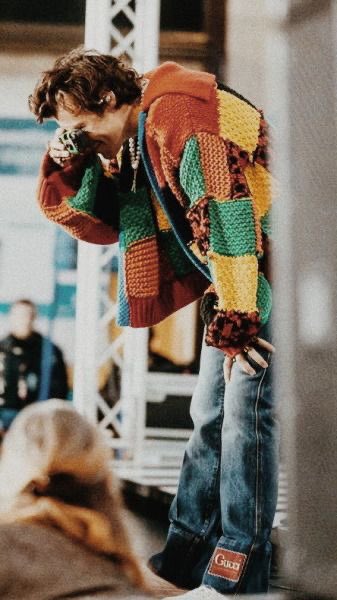 harry’s cutest outfit ever    a very needed thread