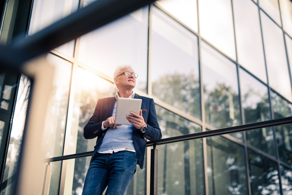 RoyalRoads's tweet photo. On May 20, connect MBA graduate Alf Goodall in a virtual discussion about the Royal Roads MBA experience and how he was able to leverage his studies to implement strategic change within the Sun Life. Sign up today: https://t.co/Xv3pxORtRQ #mba #executivemanagement #leadingchange https://t.co/0v66A8kiFs