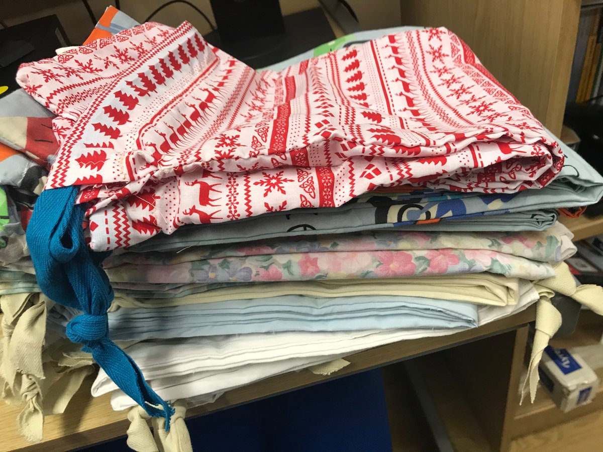 LizLizm46's tweet photo. Still in awe of our public who continue to make #scrubhats #visors #laundrybags for the #nhs Thank you so much. I will drop off the rest to #goldcommander tomorrow. @NeilDardisFHFT @FHMedicalMatron @WexhamMaternity. Wexham Respiratory physios got a small delivery too! https://t.co/v7Xj8yOetm