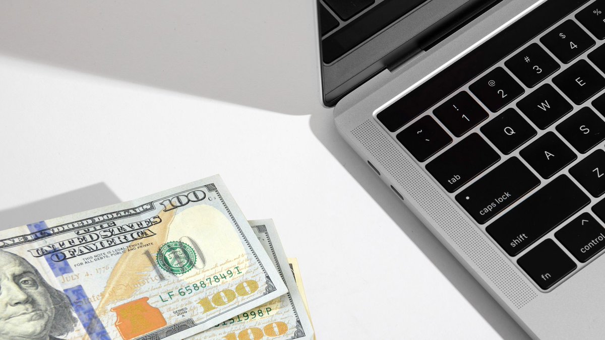 This guide will walk you through absolutely everything you need to know about invoicing as a freelancer — including what information your freelancer invoices should include and how to get paid faster.  clarrow.com/blog/the-ultim… #freelancers #business #clients #tools #support