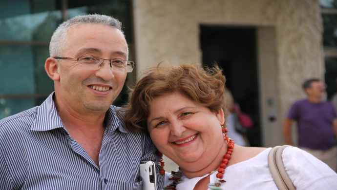LeoFerrarin's tweet photo. @vfeltri NOTARE che Teresa è sposata con Abdellah El Motassime, giovane interprete magrebino che ha conosciuto nel corso di una missione della CGIL in Marocco. Io ci vedo un Enorme conflitto d'interessi in questa vicenda. https://t.co/UMJCuPg69h
