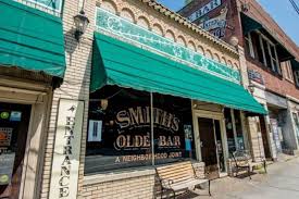 MRuggieriUSAT's tweet photo. Local music venues are struggling with how to move forward, but the #SaveOurStages initiative might help. Here is what some Atlanta venue folks are saying and how fans can help: https://t.co/yDUJbTmujp @CenterStageAtl @masquerade_atl @SmithsOldeBar https://t.co/uZyUjD78LX