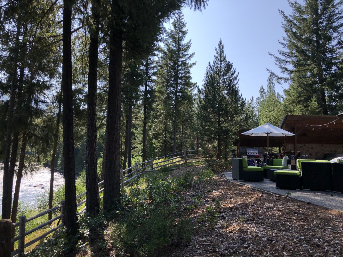 Moneyb221's tweet photo. @ComfyCabins This place was amazing! https://t.co/UBSEKYSy5G