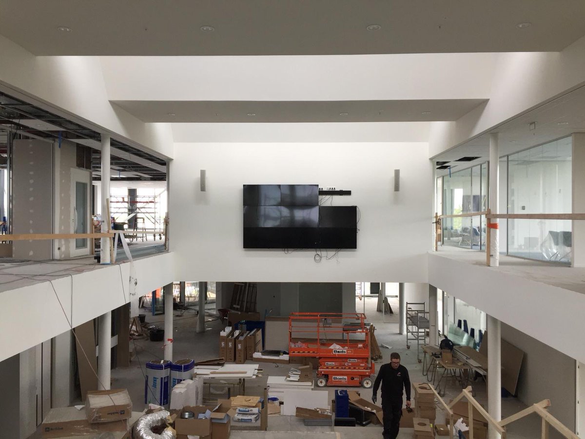 PromedAV's tweet image. Videowall : 3 x 3 x 55” = 155” = 420cm #gaaf #ietsmeerdandagwerk