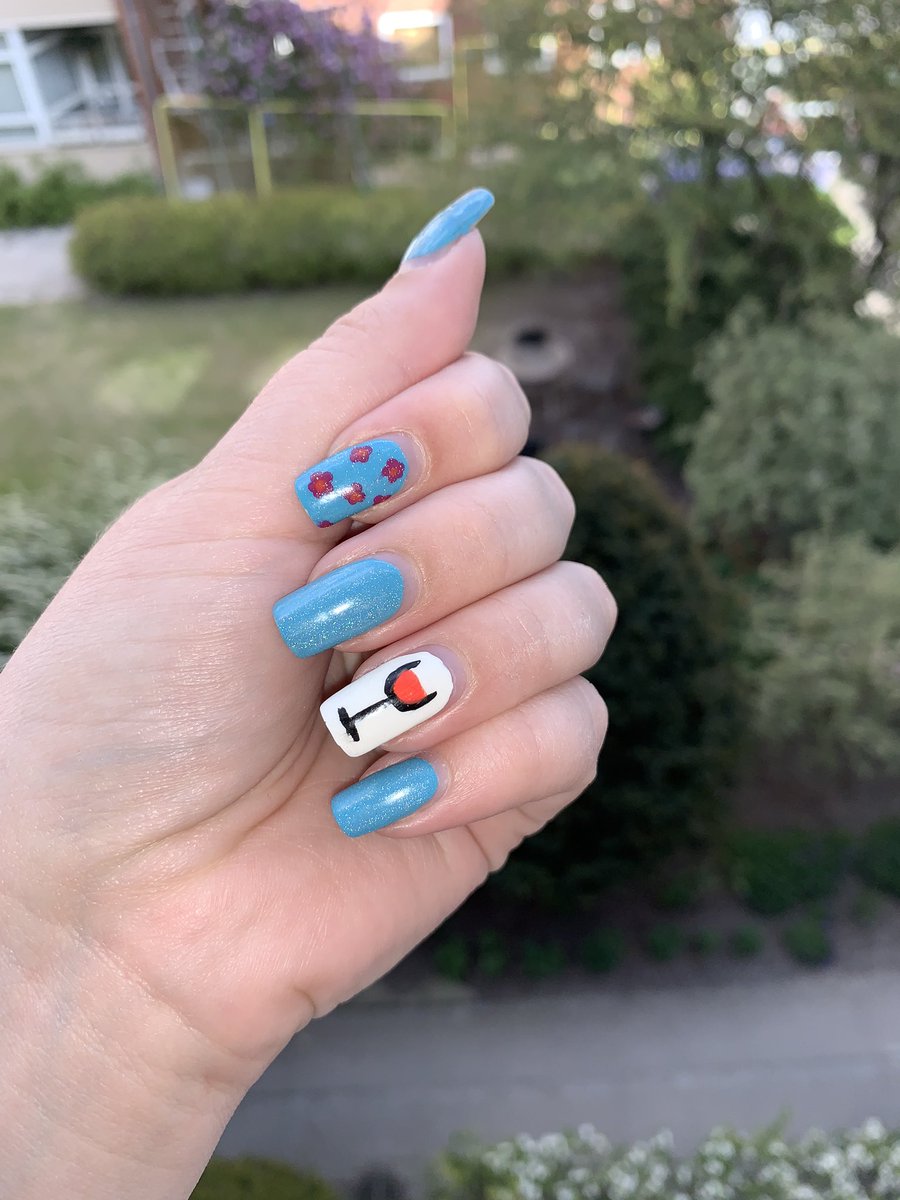 JasminRiisgaard's tweet photo. Omg!! @nailogical the @holotaco top coat is sooo good!! My nails are over two weeks old and basically still perfect 💅🏼❤️ https://t.co/EIQiVFs2nh