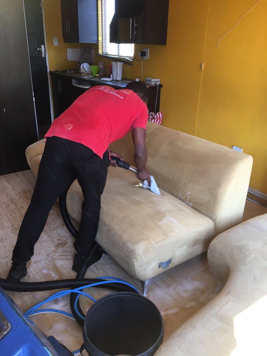 PestKemisetso's tweet photo. Today was a very productive day for Kemisetso Cleaning &amp; Pest Control and we thank you all for all kinds of support. From me the brother , Kemisetso’s father i thank you .@TloksLepara_ @MissPru_Dj https://t.co/4TlhEUIryV