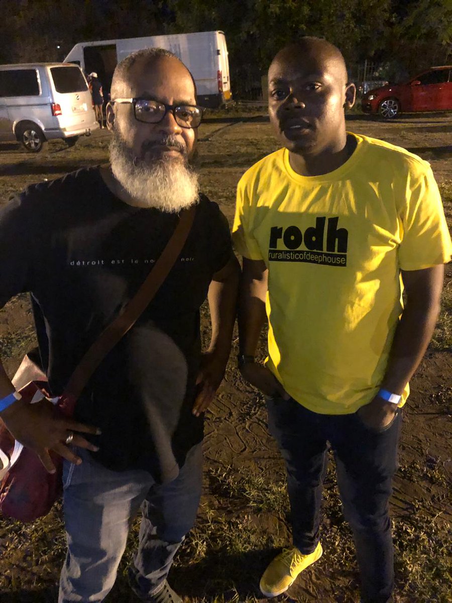 KalieDaMooreSA's tweet photo. With The Legendary @djaltonmiller
#SpringCarnivalFestival
#Tbt
#rodh
#DaMoore https://t.co/tiDb8SuByh