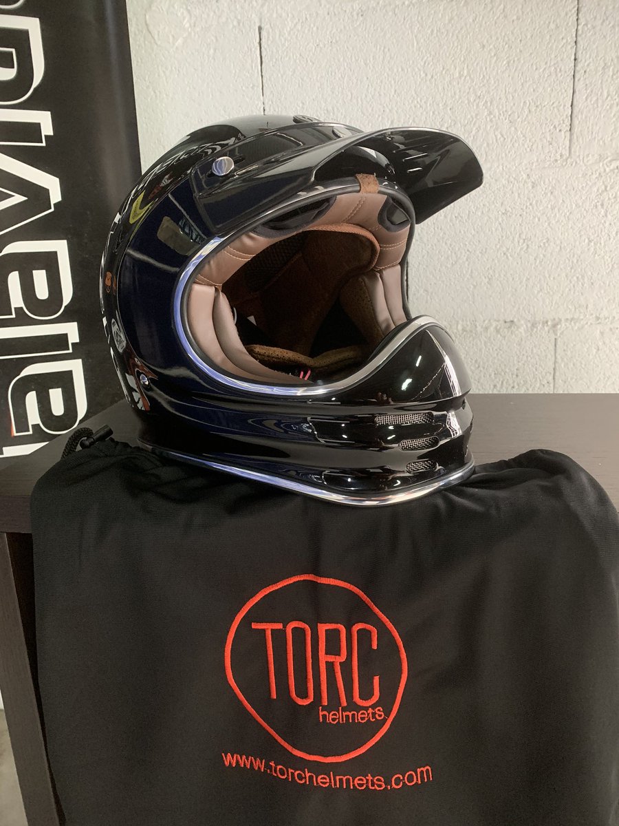 javidffd's tweet photo. Cascos T-3 TORC Retro MX.#helmet ,#helmetdesign ,#torc ,#malavida75,#malaga ,#mijascosta ,#coin ,#granada ,#harleydavidson ,#caferacerstyle ,#bobberstyle ,#scrambler ,#customchorme ,#dynastyle ,#sportsternation https://t.co/6zKvT2mMta