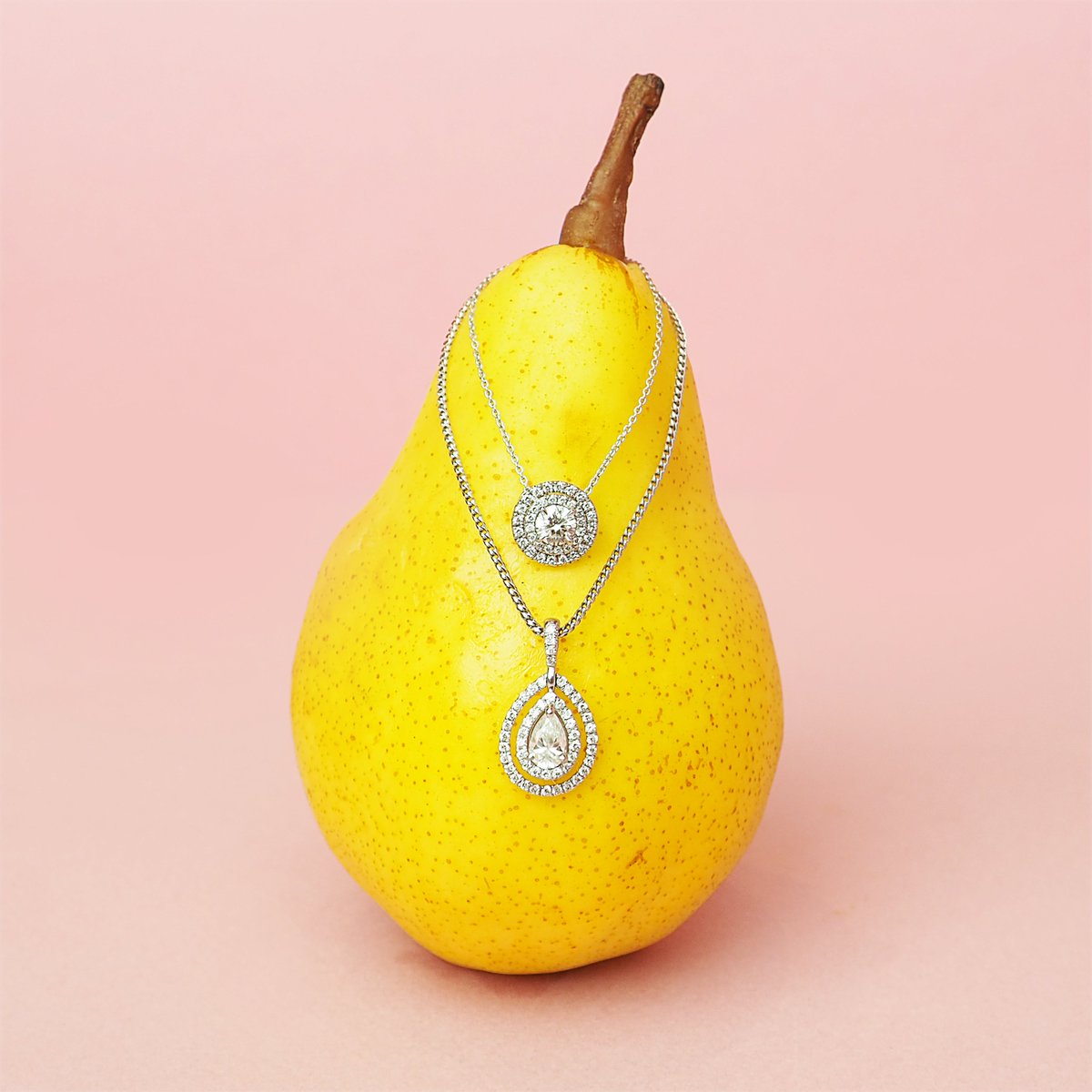 Which would you choose? Layering featuring our 18ct white gold diamond pendants both available to shop from our online store:
williamandson.com/jewellery/cate…

Shop with 10% off using code TOGETHERWE