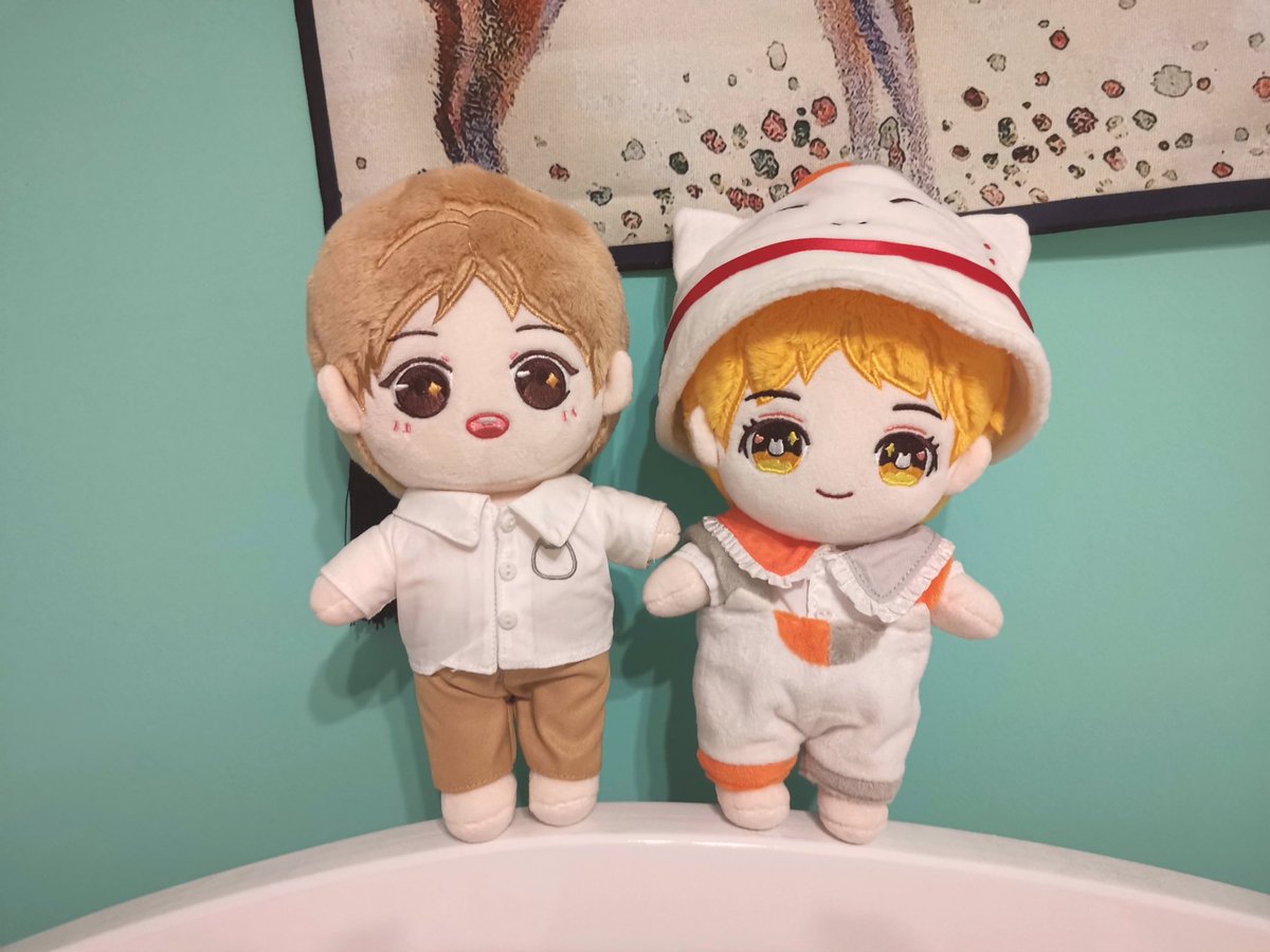 nokoshorty's tweet photo. ม็อกแรกน้องนัตจังกับชุดมาแล้วนะคะ มาสแจ้งว่าเด่วจะปรับสีผมน้องให้อ่อนลงกว่านี้ค่ะ สีนี้แรงไป 😂😂 
ใครที่สนใจจะรับเลี้ยงน้องหรือชุดเพิ่ม กรอกฟอร์มด้านล่างได้เลยค่า⤵️ // ส่วนชุดเนียนโกะเซนเซย์ มาสจะเริ่มเปิดขายพรุ่งนี้ค่ะ 
#นัตสึเมะ #natsumeyuujinchou #ตุ๊กตา20cm #โนะโกะพรีตุ๊กตา https://t.co/qBSoab83BV