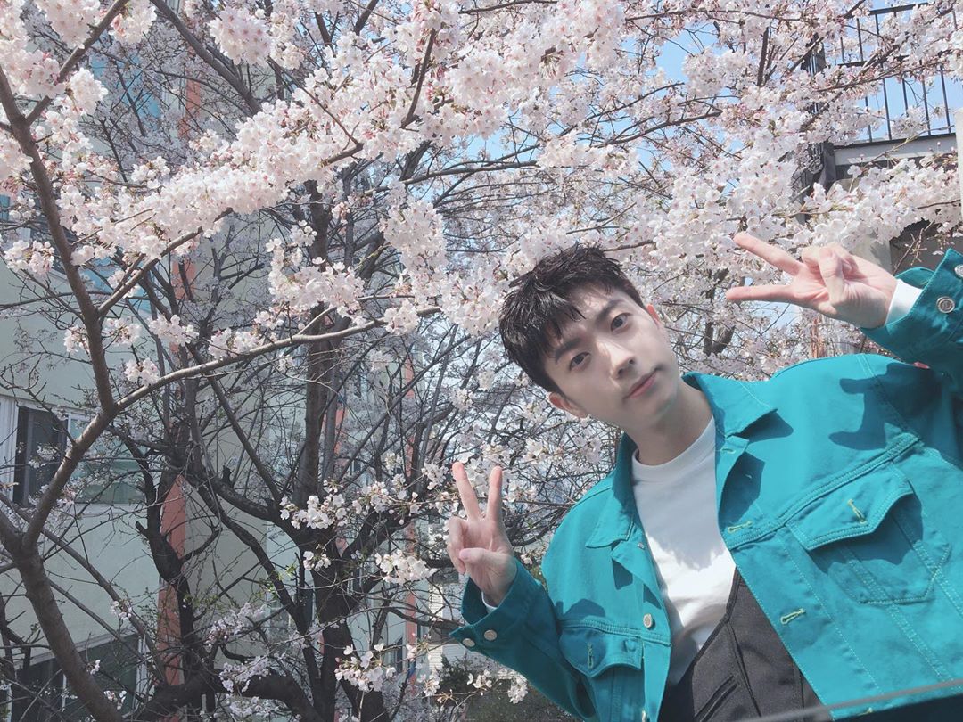 2PMChile's tweet photo. {14.05.2020}
Actualización del IG de #2PM con #Wooyoung
@.real_2pmstagram
Solo fotos de flores para hoy🌸
#BuscandoFlores
#Por430Horas
#CelebrandoElDíaDeLaRosa🌹
#2pmstagram
Trad Esp. 2PM Chile https://t.co/uQ2C3sjqxQ