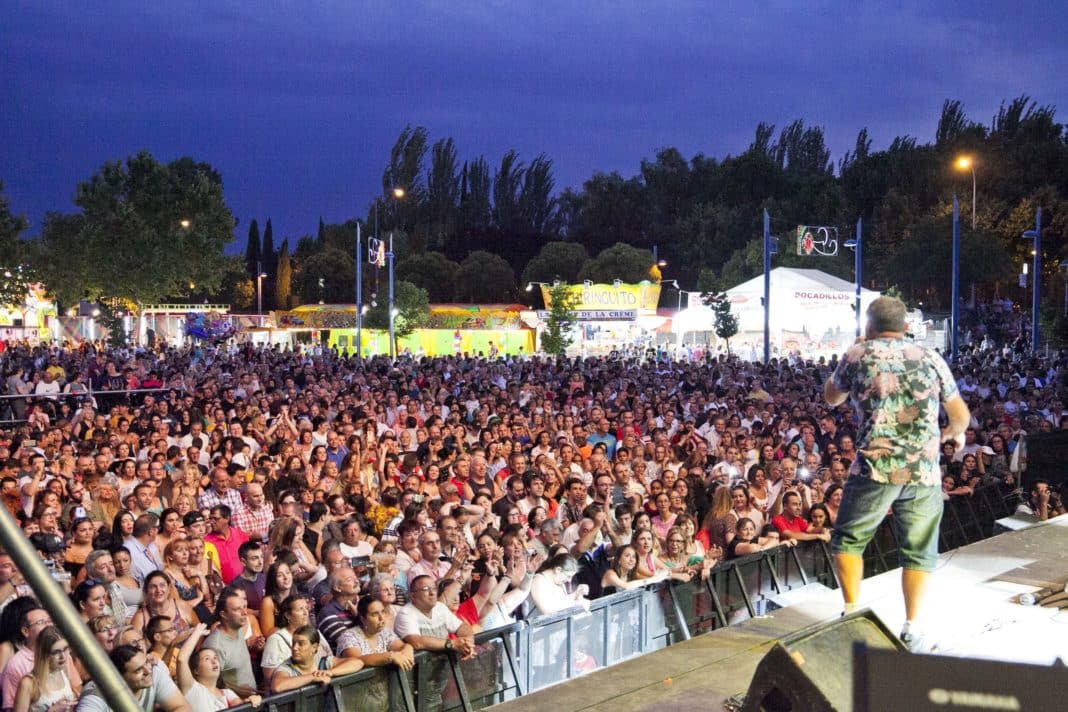 TodosALaMayor's tweet photo. 🚨 SUSPENDIDAS las fiestas patronales de Leganés https://t.co/EMv7XqjPm6