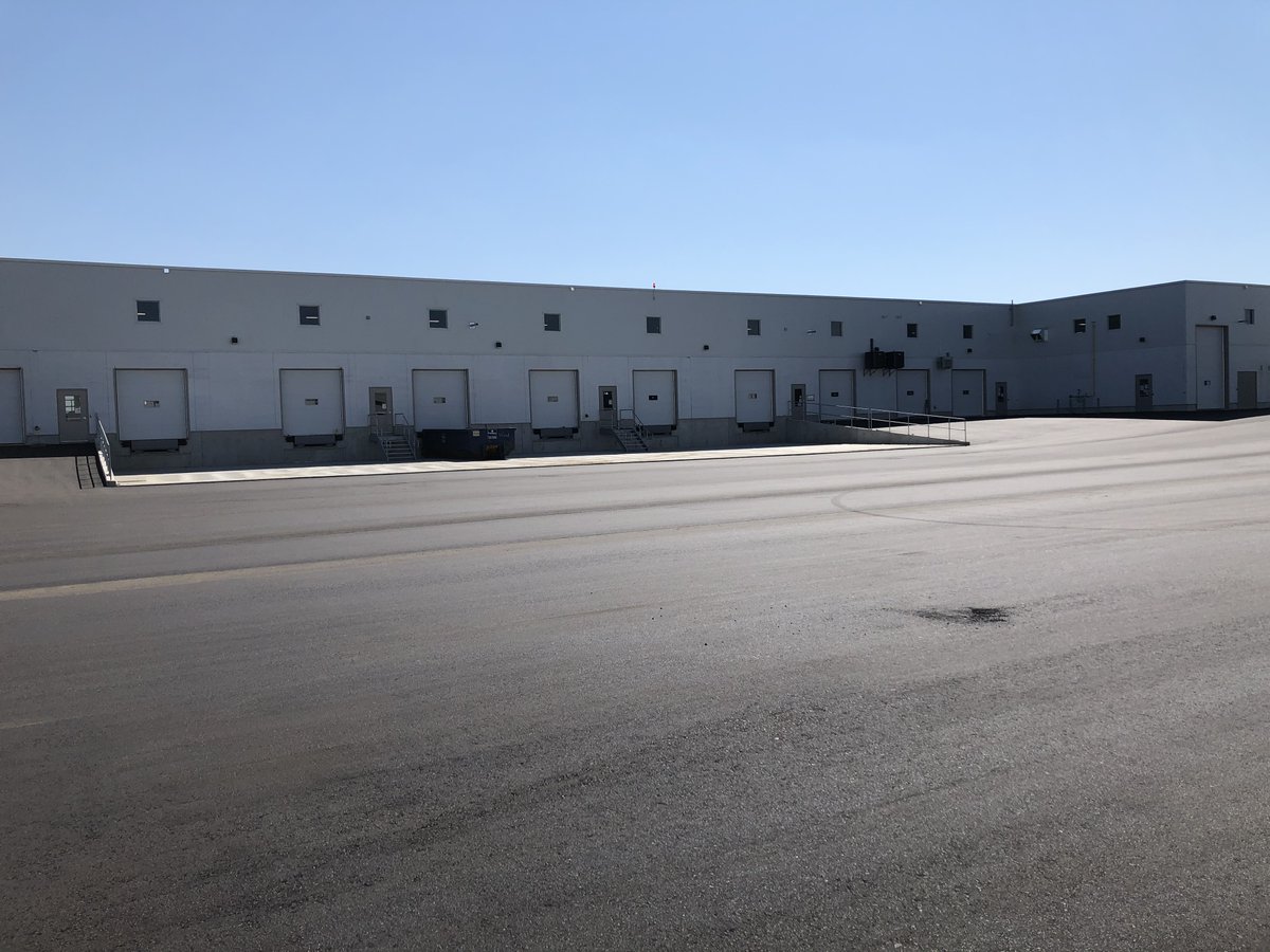 DancorConstruct's tweet photo. Dancor is delighted to see our new, multi-tenant projects get their first coat of paving. 🚧 Many thanks to Dufferin Construction for getting the crews on-site and for DPA Contracting for getting our new sidewalks and curbs finished. 👷 #newconstruction #pavement #concrete https://t.co/scSGEjl2My