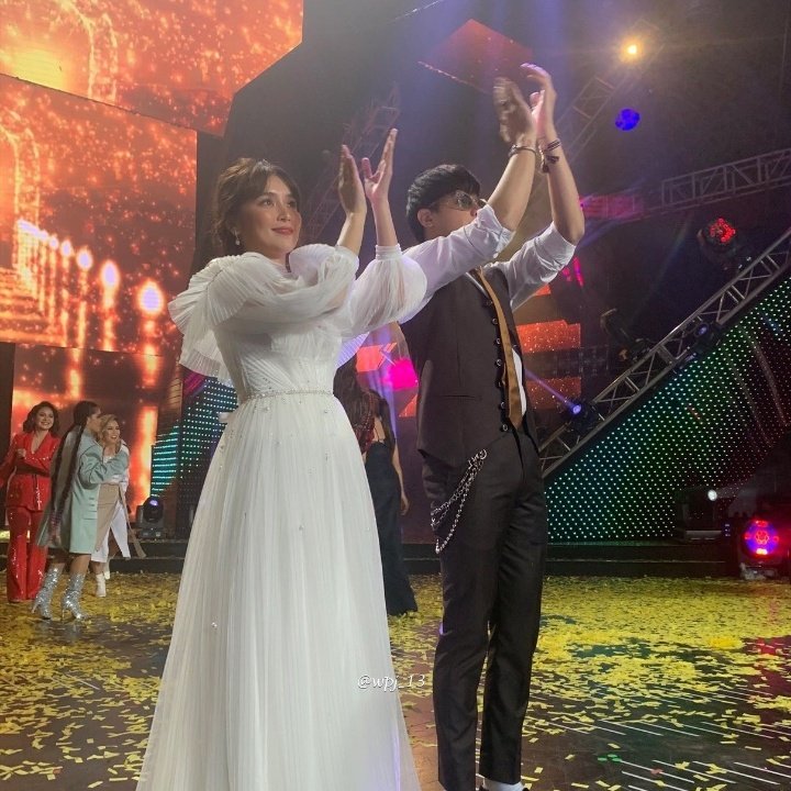 chanelbyjen's tweet photo. i'm so proud of this fandom HUHU KISS KO KAYONG LAHAT

#WeBlockAsOne https://t.co/2aLvCL0zF3