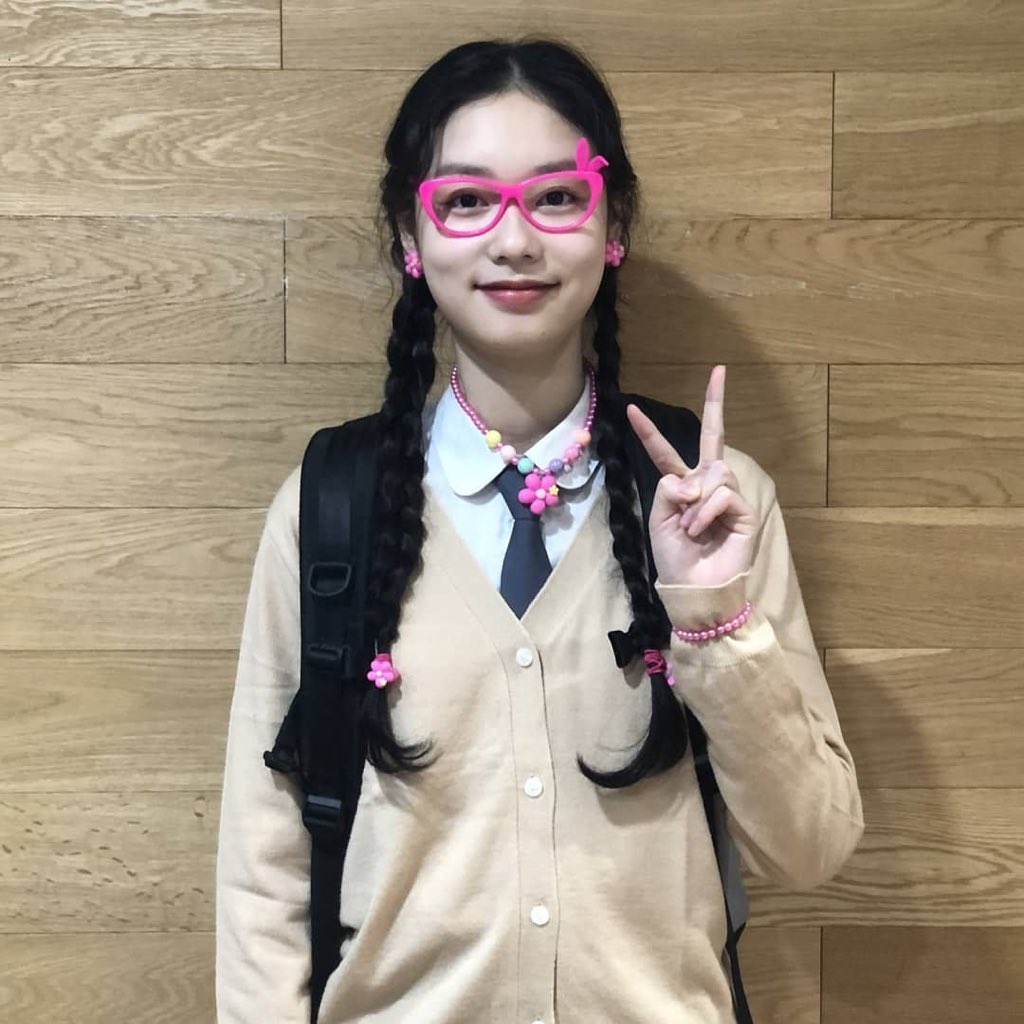 dooahkim's tweet photo. MIRAEEE-YA ! Your babie sunji is here 😎✌🏻 https://t.co/095anP4kMt