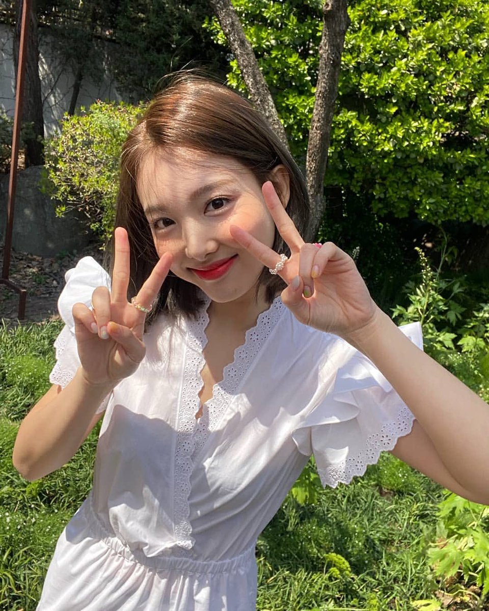 cherryb922's tweet photo. Flowering...🌷
#트와이스 #TWICE 
#나연 #Nayeon #ナヨン https://t.co/6CYpadzMwK