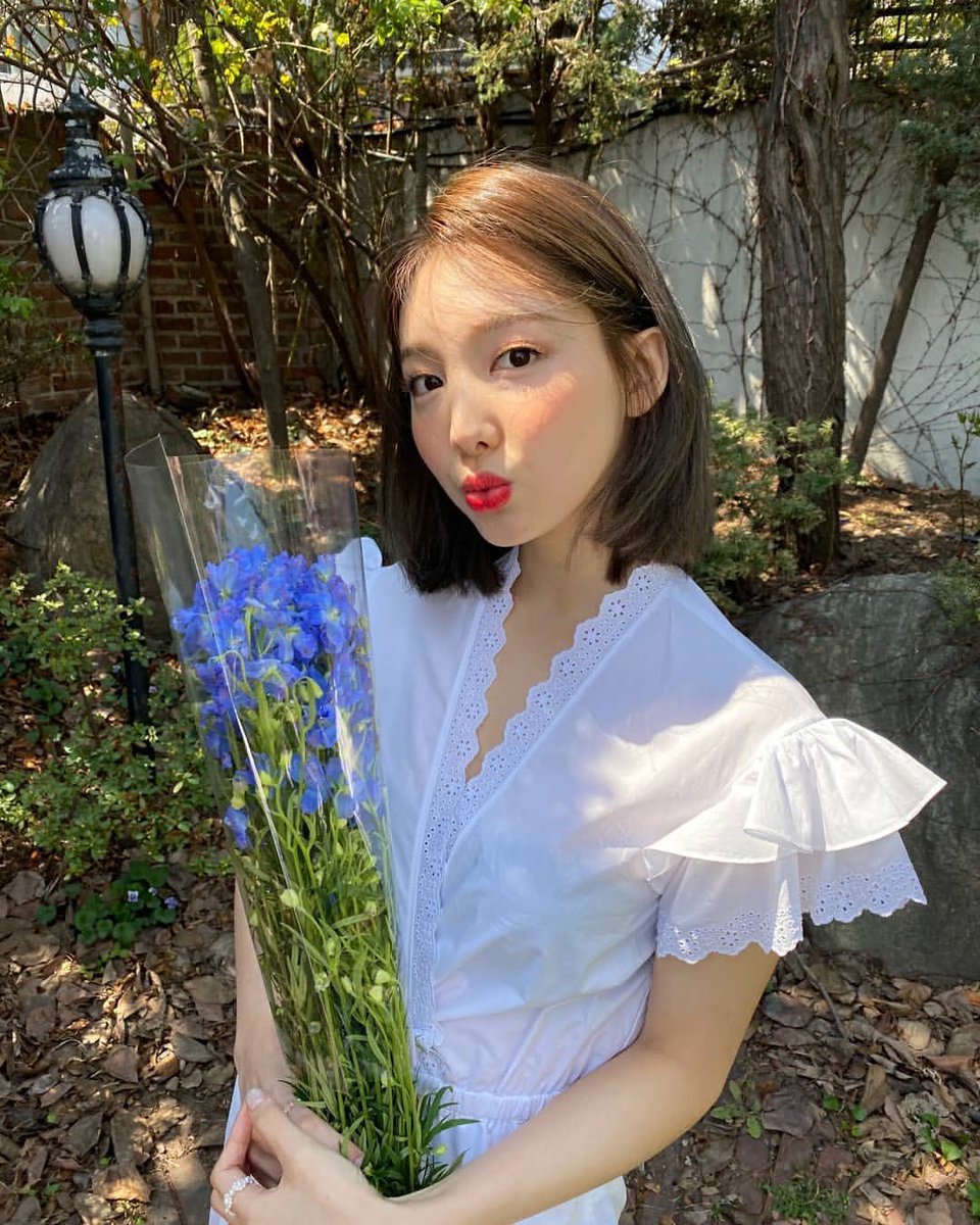 cherryb922's tweet photo. Flowering...🌷
#트와이스 #TWICE 
#나연 #Nayeon #ナヨン https://t.co/6CYpadzMwK