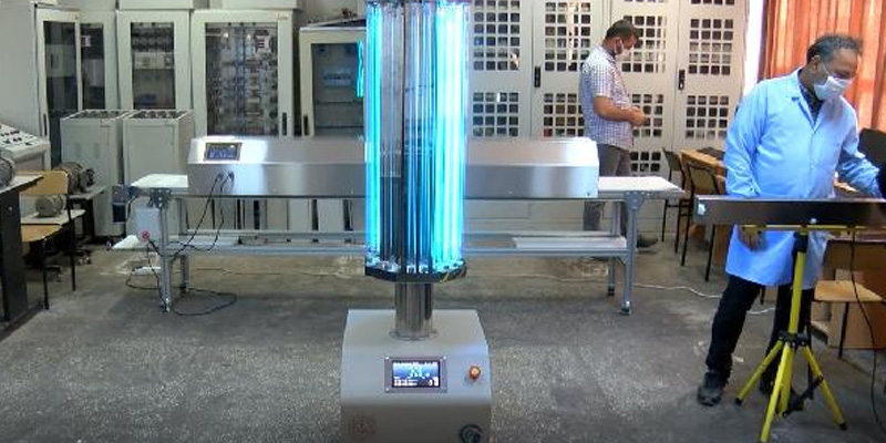 Meslek lisesinde ultraviyole ışınlarıyla koronavirüs öldüren robot geliştirildi buff.ly/2Wv0FOi
