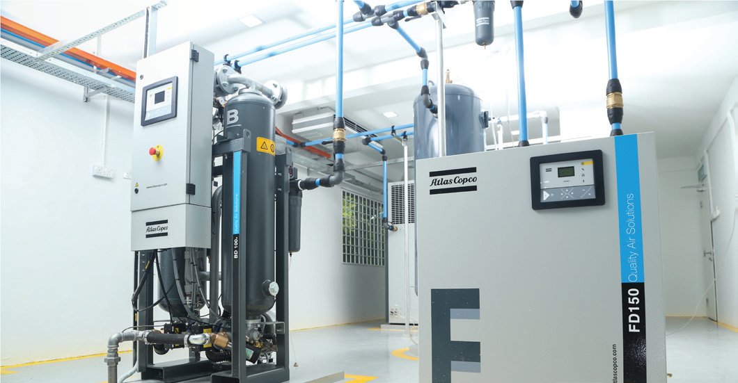 AtlasCopcoUSA's tweet photo. Compressed air piping plays an essential role in transporting your #compressedair to its intended end-use applications. Learn about the different type of piping materials and how each of these impact your facility's energy efficiency! #TheCompressedAirBlog https://t.co/139iedLXVe https://t.co/9X98OecbTR