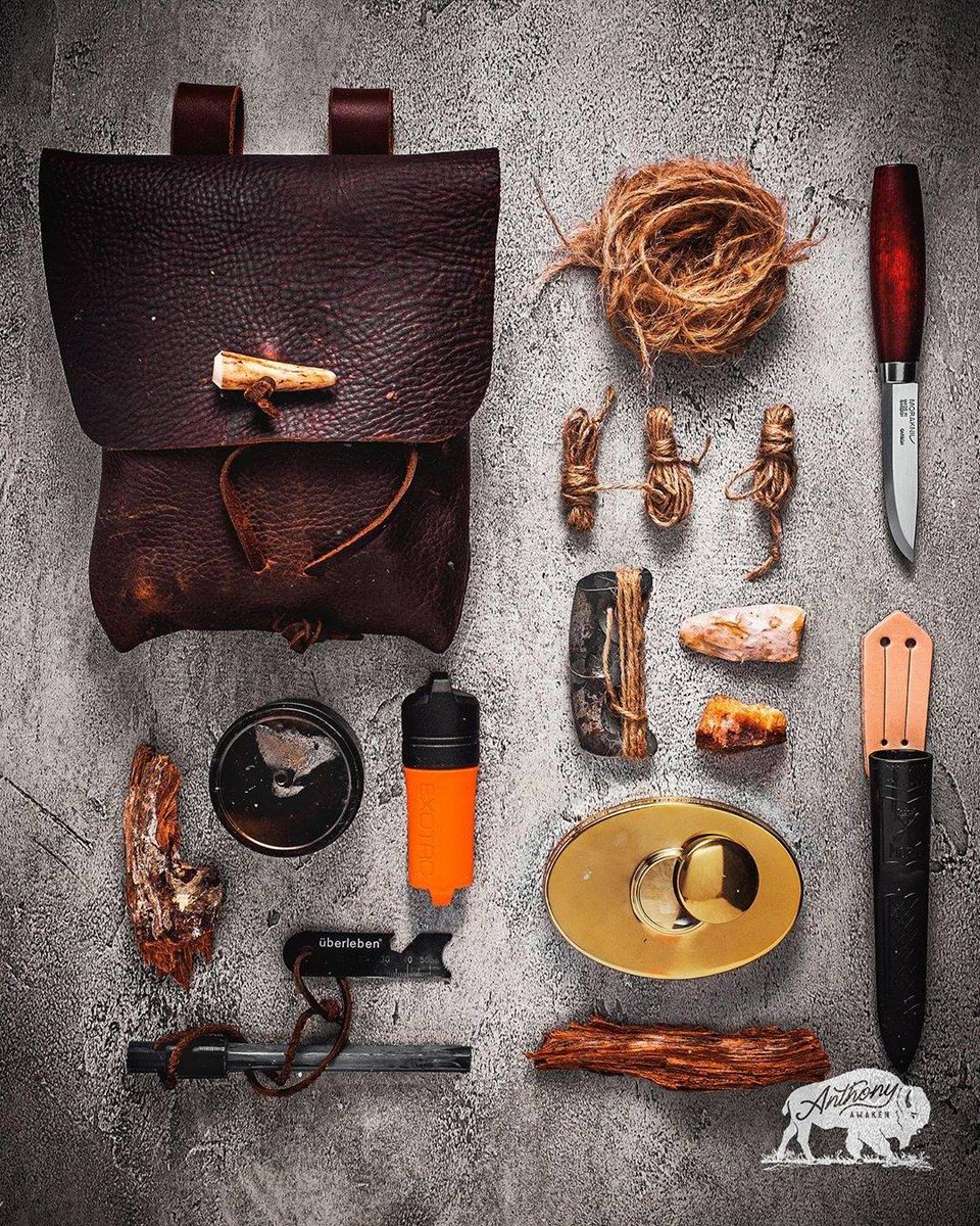 modernfirecraft's tweet image. You just can't have enough fire-starting methods. 🔥

📷 by @AnthonyAwaken 

#firestarter #firekit #possiblespouch #hudsonbay #morakniv #überleben #fatwood #flintandsteel #beltpouch #traditionalskills #edcgear #everydaycarry #geardump #outdoorlifestyle #woodsman