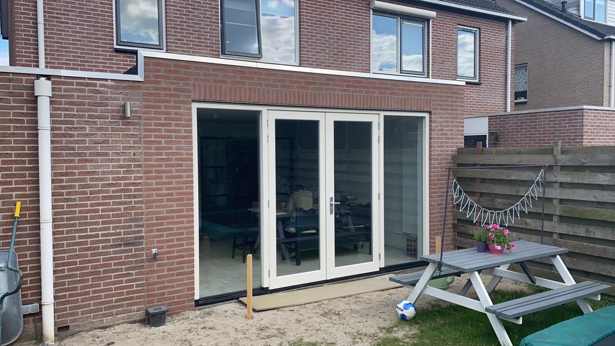 Bertil_Bouma's tweet photo. Vandaag oplevering van deze mooie #uitbouw geen punten met de oplevering. Dat is waar wij voor gaan bij elke #verbouwing https://t.co/tD0sbiECOQ