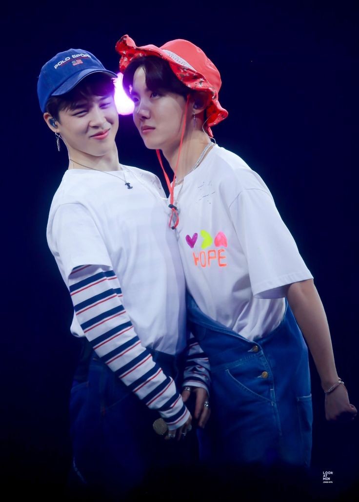  @BTS_twt