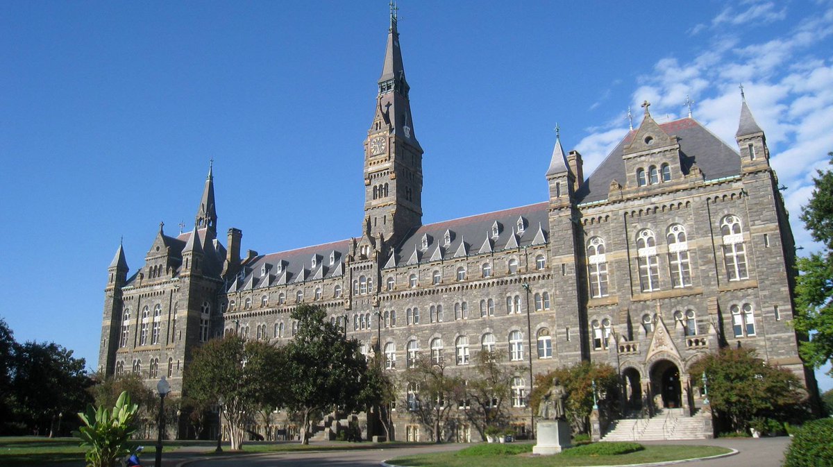 ClarkEvan15's tweet photo. I am beyond excited to announce that I will be continuing my academic and athletic career at Georgetown University! I would like to thank my family, friends, and coaches for making all of this possible. Can’t wait to get started! #GoHoyas @White_Sox_Elite @GtownBaseball https://t.co/3KKJFUCzag
