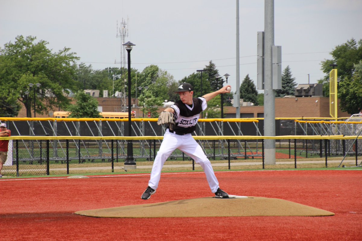 ClarkEvan15's tweet photo. I am beyond excited to announce that I will be continuing my academic and athletic career at Georgetown University! I would like to thank my family, friends, and coaches for making all of this possible. Can’t wait to get started! #GoHoyas @White_Sox_Elite @GtownBaseball https://t.co/3KKJFUCzag