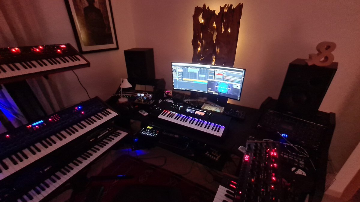 djguyj's tweet photo. I'm in the Mood 

👽 https://t.co/ftILY90Fuj