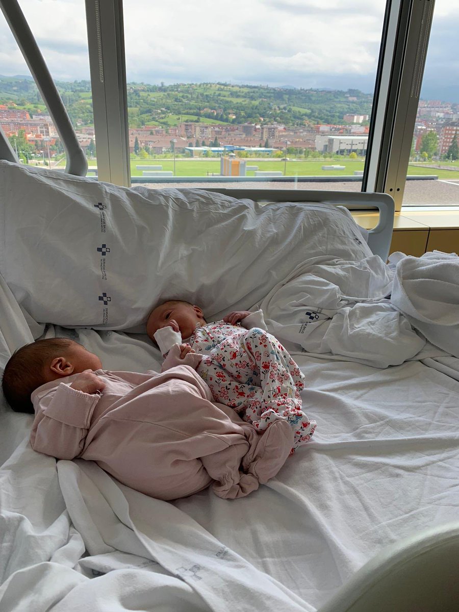 oviedocb's tweet photo. 👶🏻👶🏻 La familia OCB siempre crece, ¡pero en este caso lo hace por doble!

😍 @NickWash_ y su mujer han sido padres de dos niñas llamadas Kennedy y Grace, ¡y son ovetenses! 💙

¡Enhorabuena Nick! https://t.co/bg37Lc58Qg