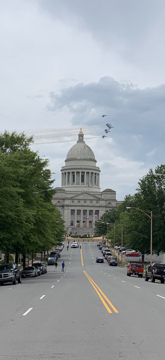 Robert Moery tweet media