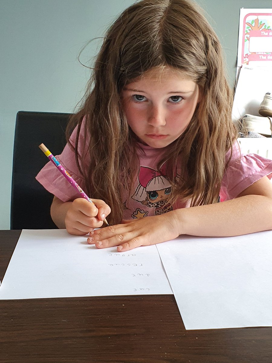 kulik372's tweet photo. Maths with Daddy this morning, English with Mummy this afternoon. U-E words "cure - I wish there was a cure for corona because I want to go back to normal school" - Summer (OOPS) 🙊🙈 You have big shoes to fill Miss Chaplin! 🤣 #MPSHomeSchoolLinks @MilnathortPS https://t.co/QC6InGOcEW