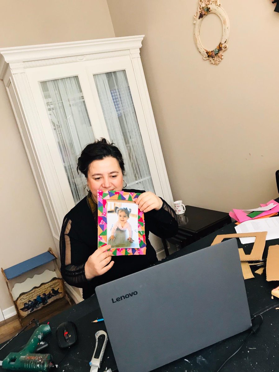 BK_Erzurum's tweet image. Online  görsel sanatlar dersinde resimlerini koyabilmek için kendi çerçevelerini tasarladılar...#evde kal sanatsız kalma .. @ilkay_tandogan @IspirNeslihan @bahcesehirk12 @BK_Erzurum