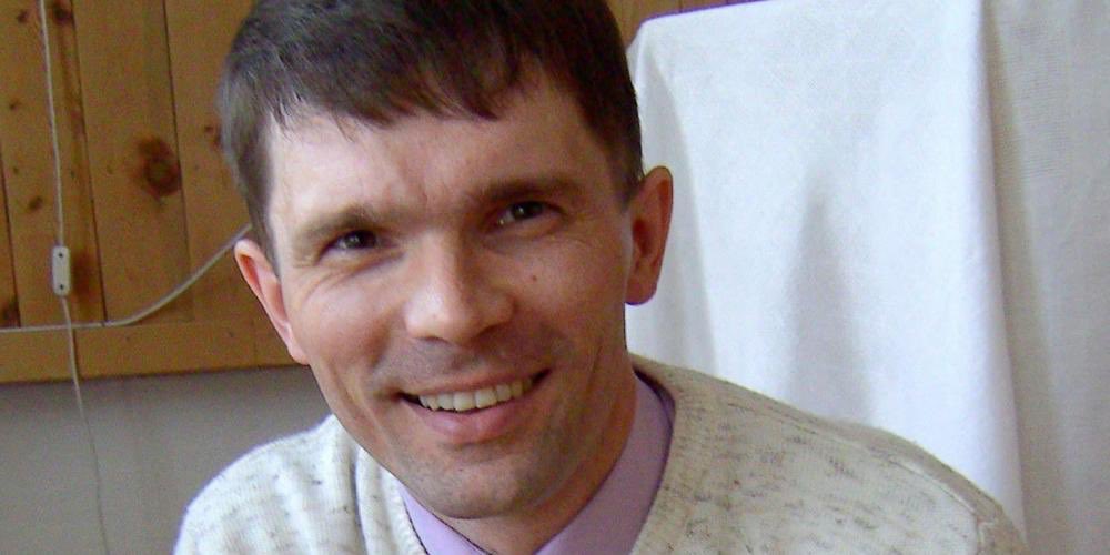 pastortedwilson's tweet photo. Our prayers and sincere Christian condolences for the family of Pastor Alexander Ostankin, 46, a pastor and former Global Mission pioneer who was killed while making pastoral visits in Russia. #GlobalMissionPioneer #Russia https://t.co/5NLU7l9nsE https://t.co/fHPSZ4PKrd