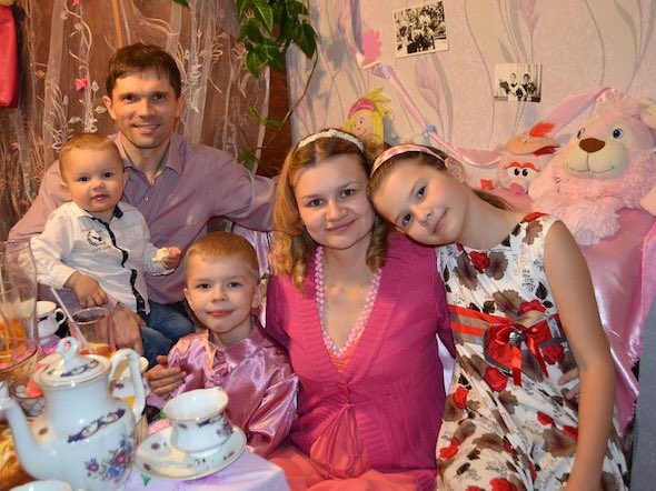 pastortedwilson's tweet photo. Our prayers and sincere Christian condolences for the family of Pastor Alexander Ostankin, 46, a pastor and former Global Mission pioneer who was killed while making pastoral visits in Russia. #GlobalMissionPioneer #Russia https://t.co/5NLU7l9nsE https://t.co/fHPSZ4PKrd