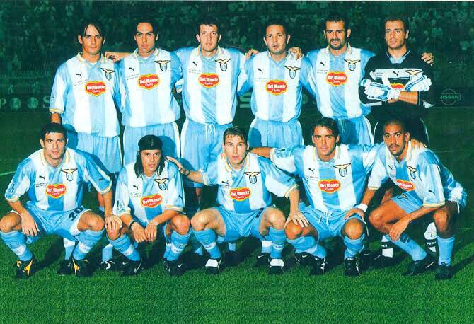 SSLazioTurkey's tweet photo. 20 yıl önce bugün, 14 Mayıs 2000! 

ŞAMPİYON ŞANLI SS LAZİO! 

#SSLHistory #Scudetto 🥇🏆🦅 https://t.co/VtkV3PfwLY
