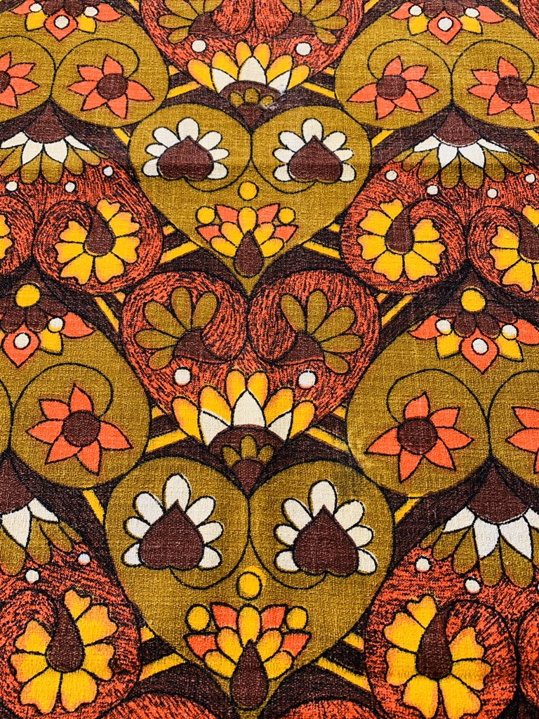 Vintage 1970s  barkcloth fabric in my Etsy shop today            etsy.com/shop/Dottysshop